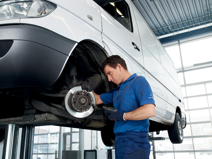 We’ve Got Your Back | Van Services | Mercedes-Benz Vans UK At Mercedes-Benz Vans, we’ve got your back. Learn how expert servicing and support help keep your van on the road longer and moving fast.