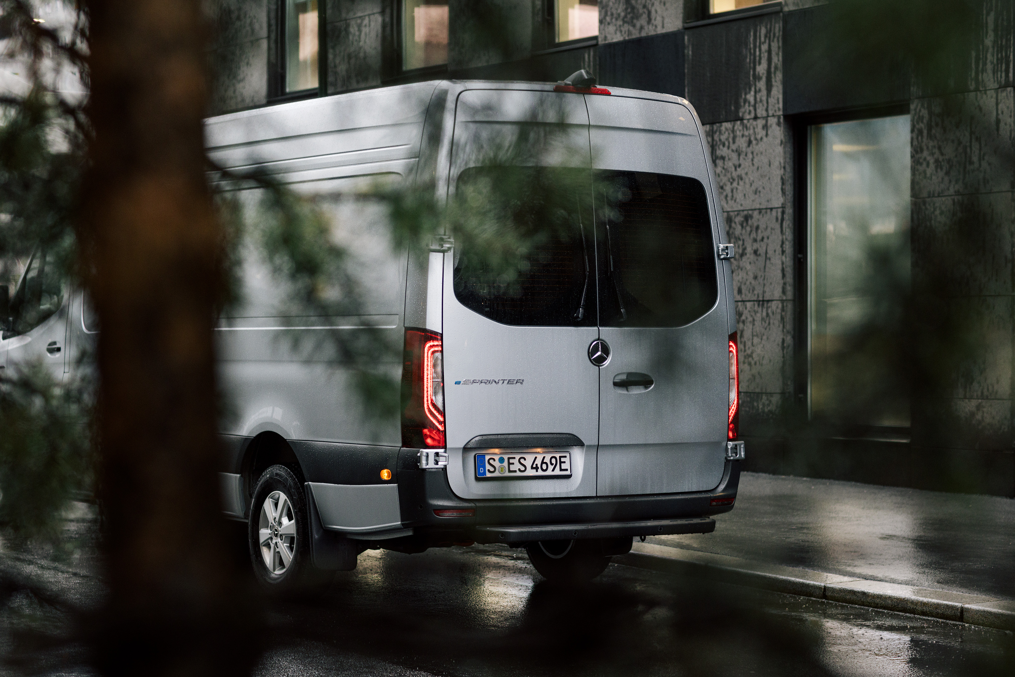 eSprinter Electric Van Rear View | Mercedes-Benz Vans Rear view of a Mercedes-Benz eSprinter electric van.