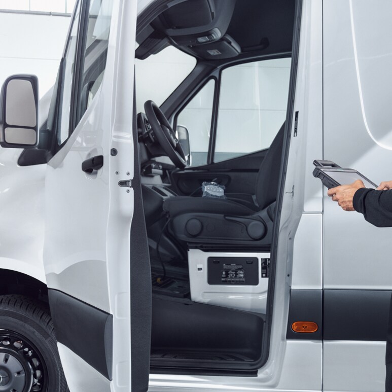 The all-electric eVito Panel Van impresses with its long range.