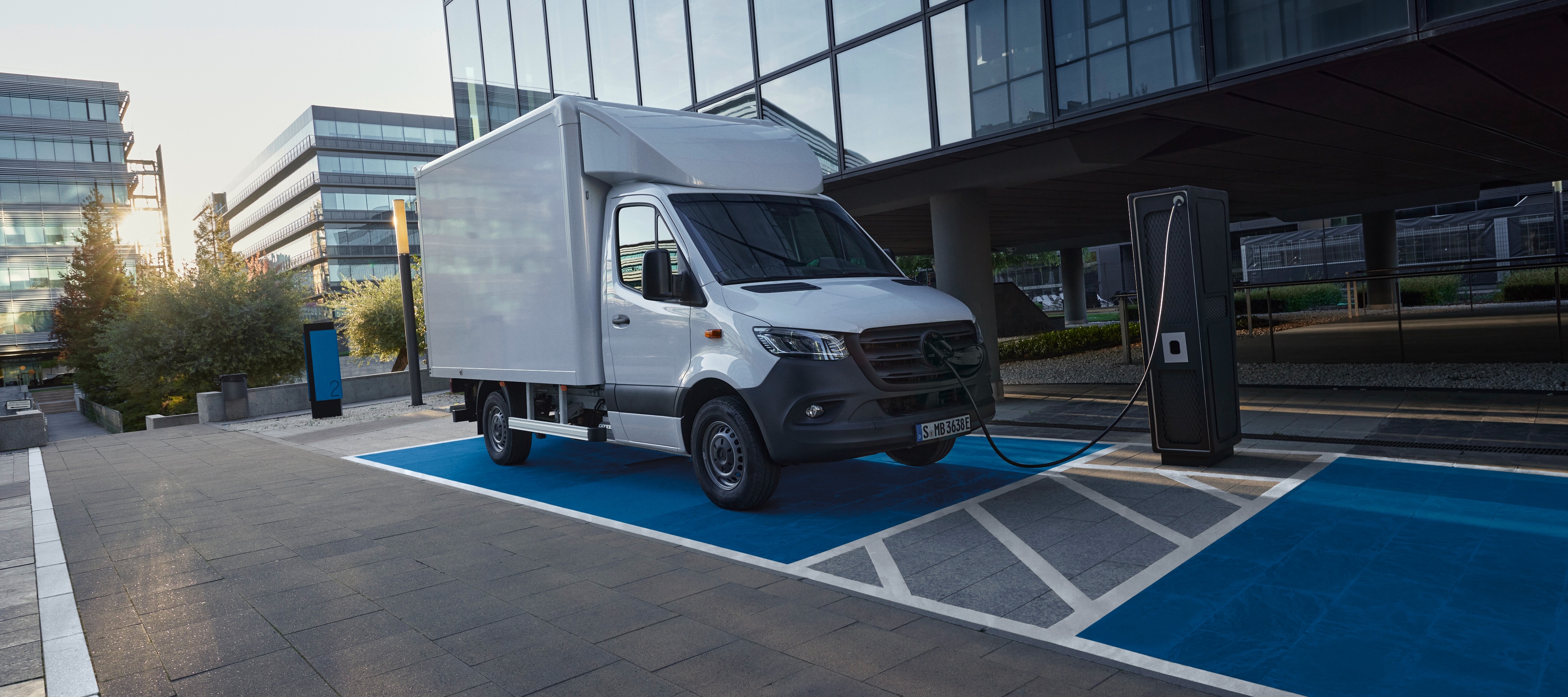 eSprinter Chassis | Mercedes-Benz The Mercedes-Benz eSprinter Chassis as a platform vehicle on the road.