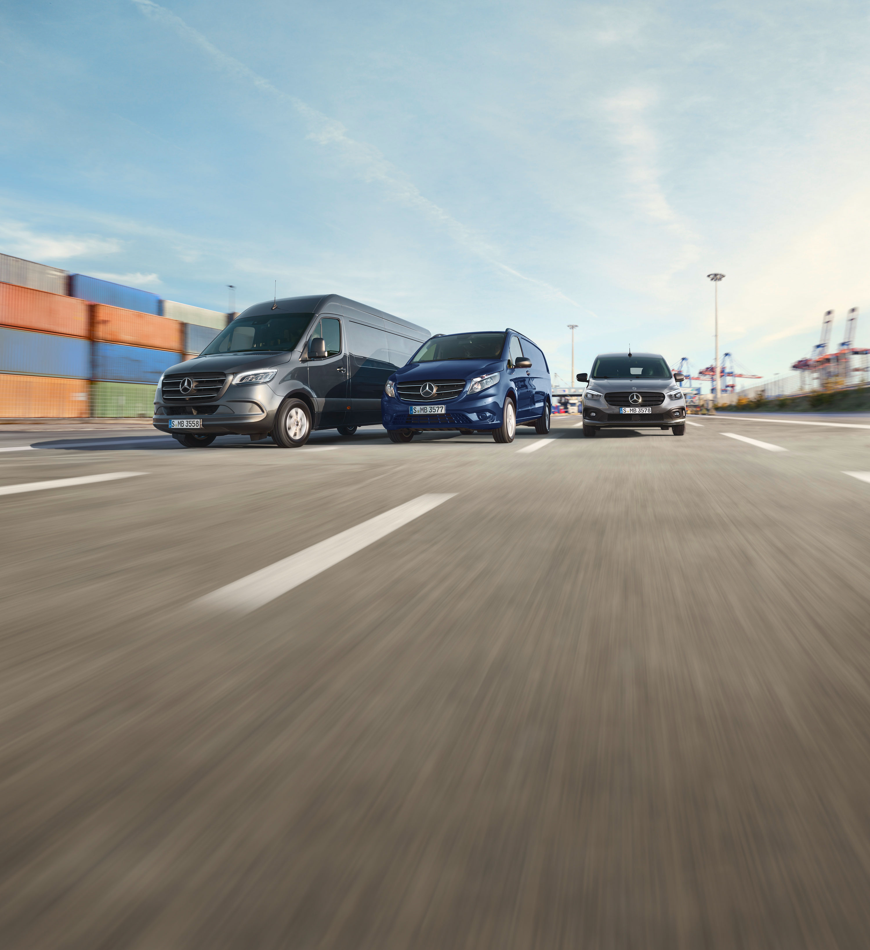 Front and Side View of Sprinter, Vito and Citan Vans | Mercedes-Benz Vans Front and side views of Mercedes-Benz Sprinter, Vito and Citan vans on the road.