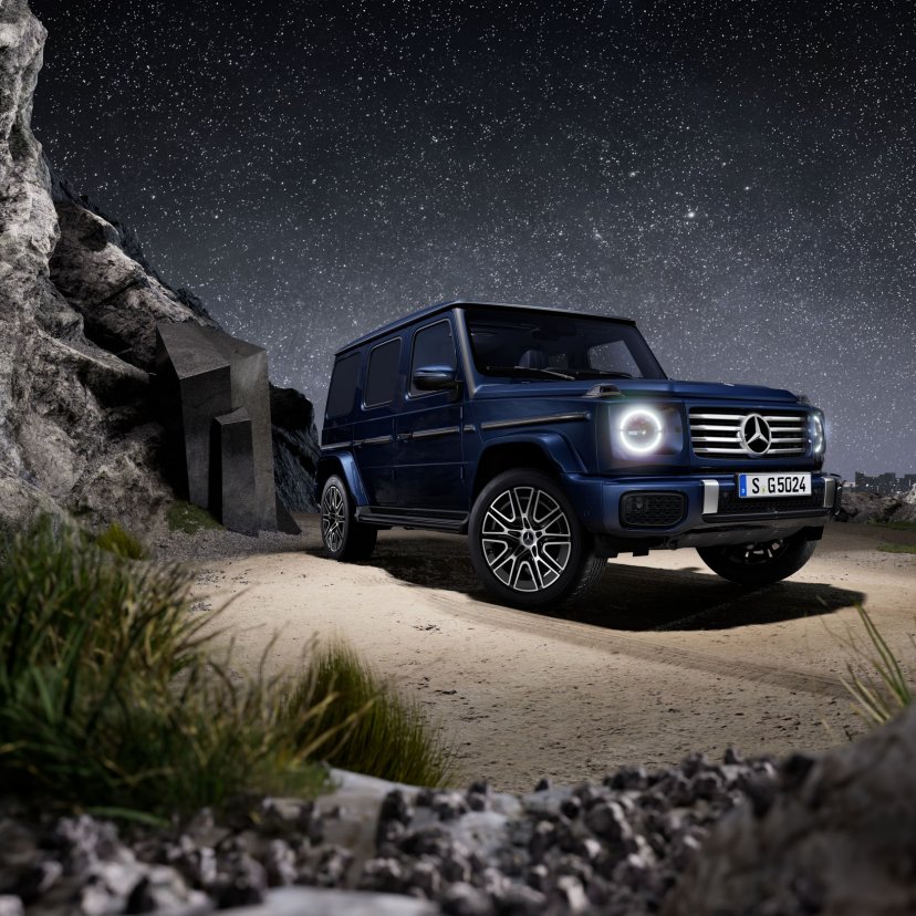 Triple black outlet g wagon