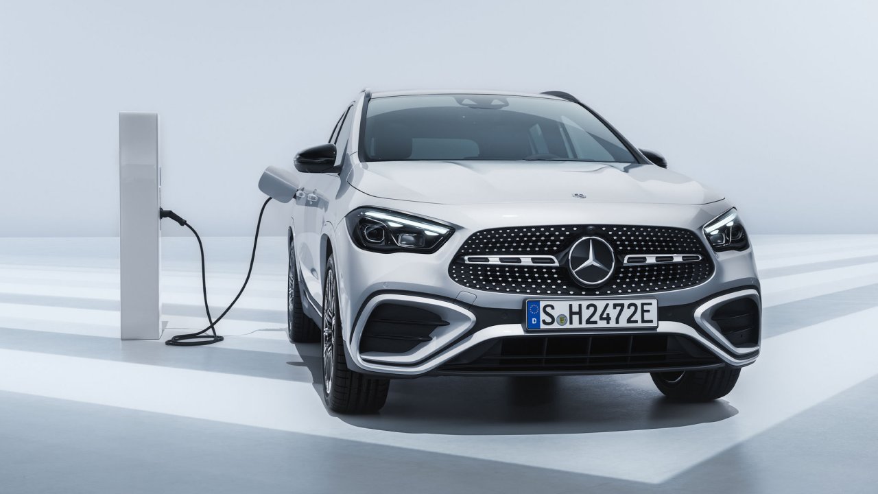 Mercedes gla shop suv hybrid