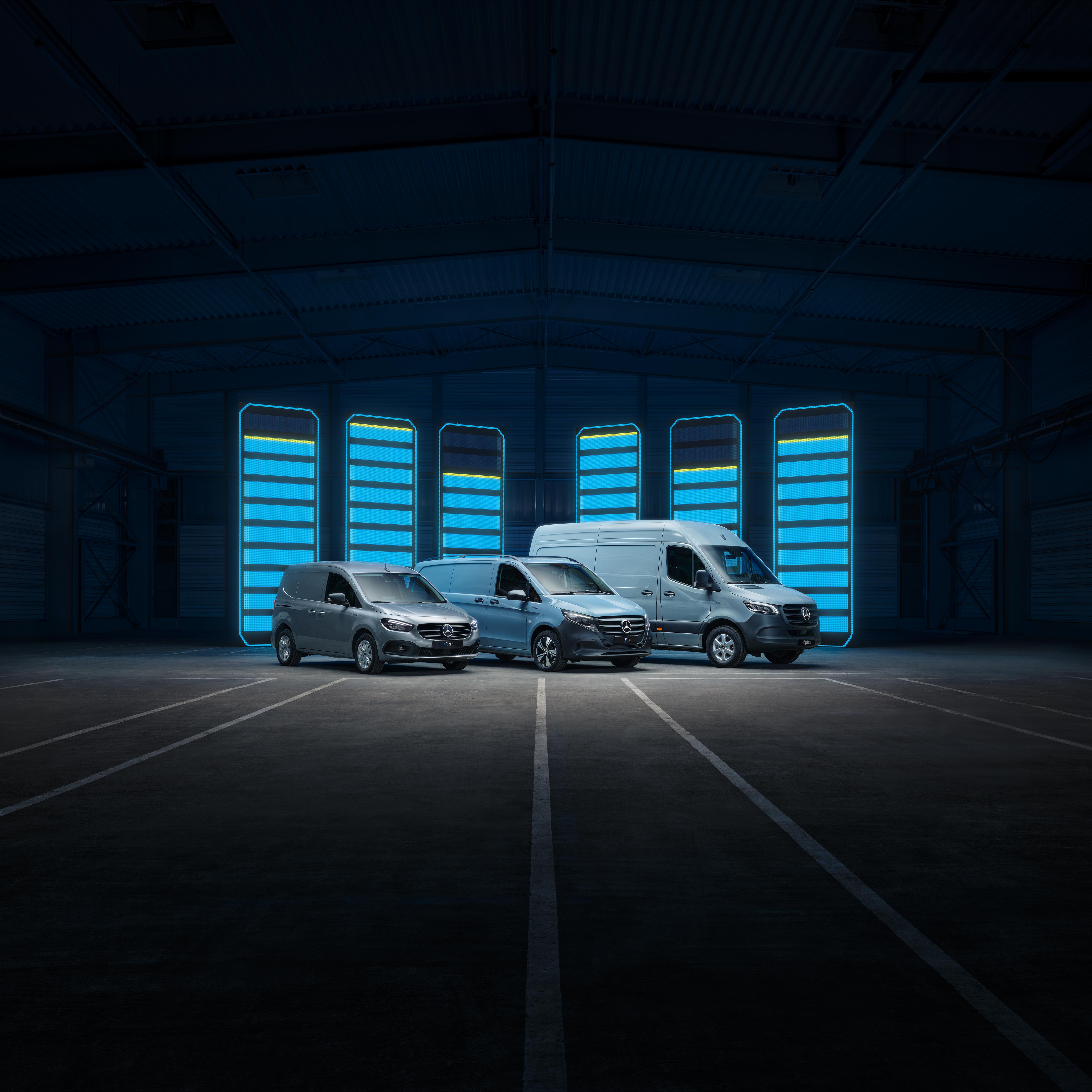 eCitan, eVito and eSprinter Electric Vans | Mercedes-Benz Vans Mercedes-Benz eCitan, eVito and eSprinter electric vans parked in front of a battery charging graphic.